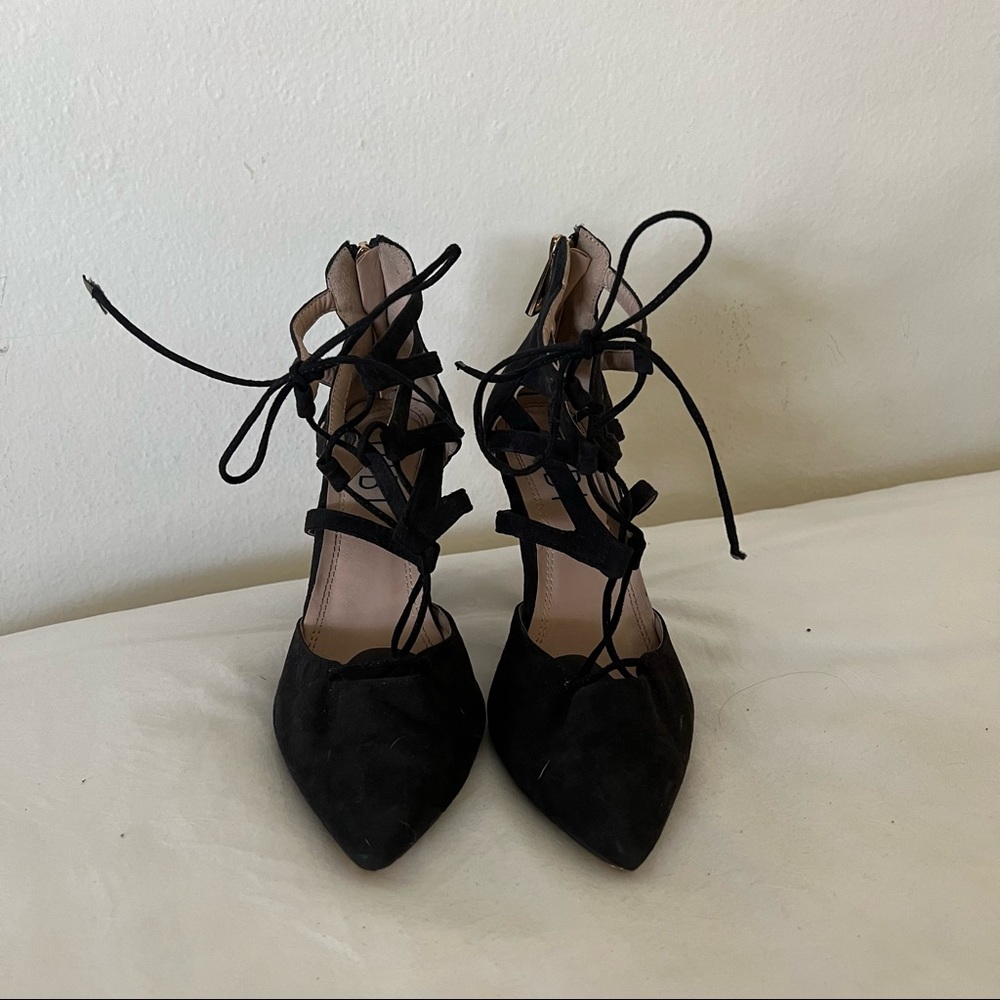 Lace up stiletto pump